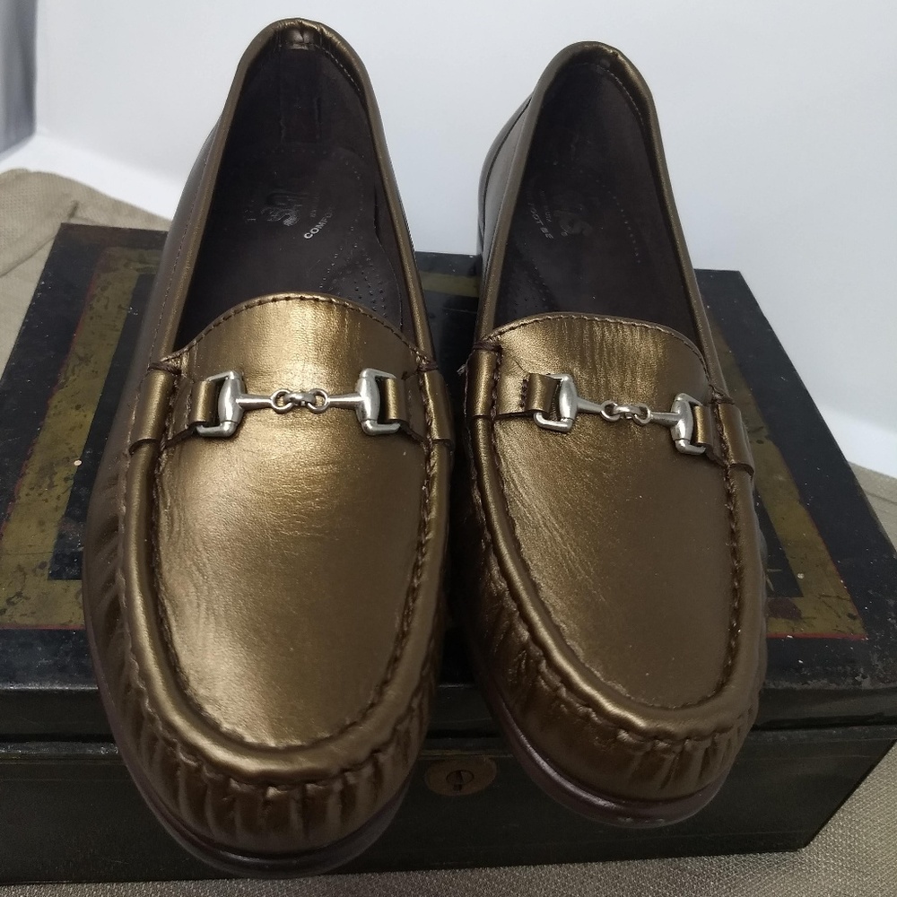 SAS BRONZE LEATHER "METRO" SLIP-ON LOAFER SIZE 7